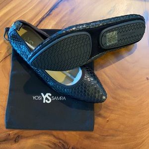 BNIB - Black snake scale ballet flats.